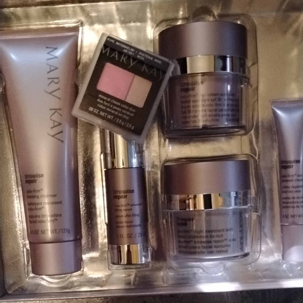 Mary Kay Skincare and Makeup Collection in Silver and Pink